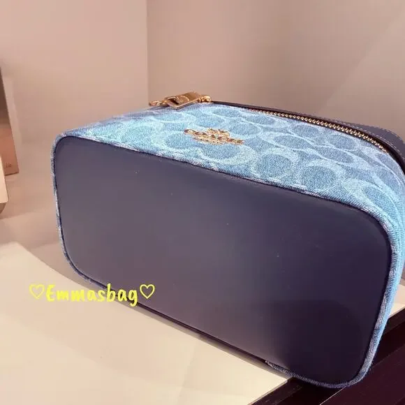 Last 1‼️Coach CDC16 Cosmetic Case in Signature Denim, denim/Gold/Indigo - Picture 4 of 6